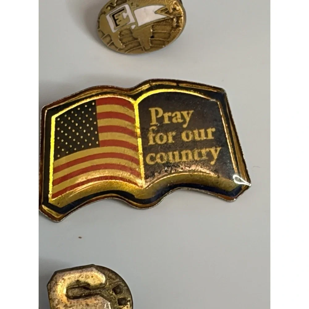 Vintage Lot of 5 USA PATRIOTIC‎ FLAG Military Random Mixed Lot Lapel Pins